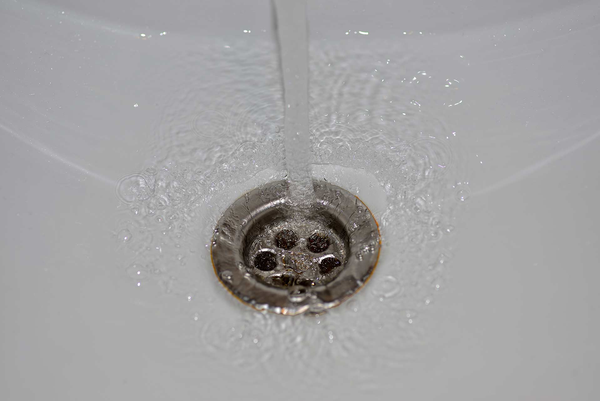 A2B Drains provides services to unblock blocked sinks and drains for properties in Ivybridge.